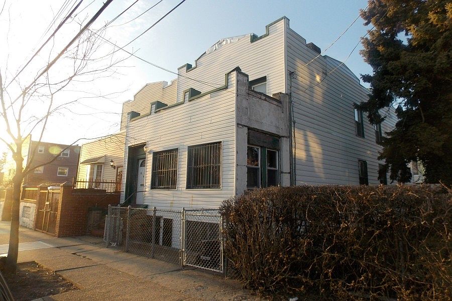 2nd image of 847 Hegeman Ave