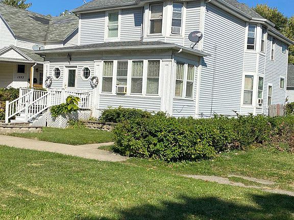 2nd image of 1337 Vincennes Ave