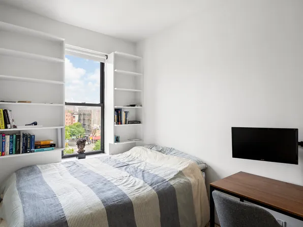 64 Macdougal Street image 3 of 14