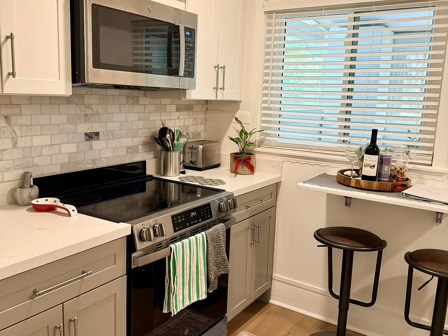 23 Central Dr — Photo 4