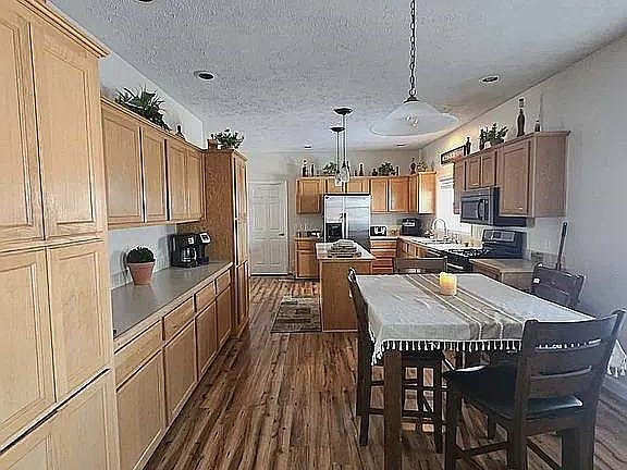 3rd image of 15465 W Price Rd