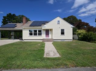 33 Harbeck St, Acushnet, MA 02743