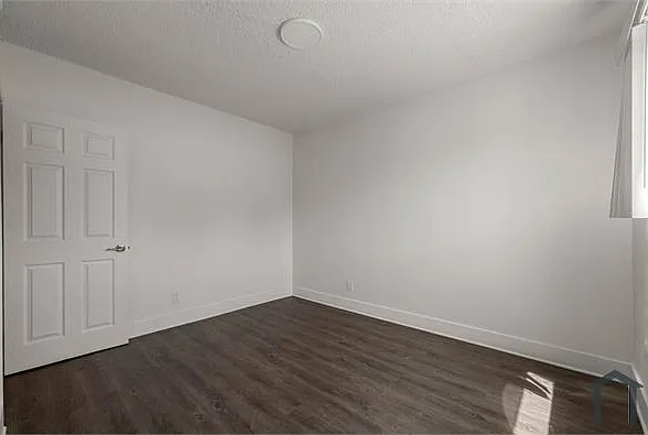 14626 Blythe St #10 — Photo 16