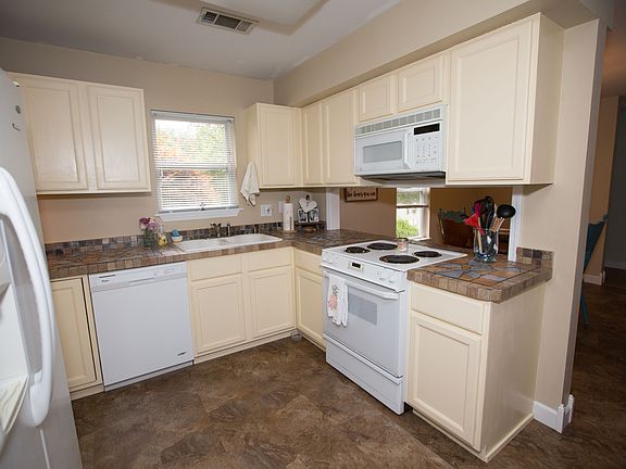 5th image of 168 Donda Ln