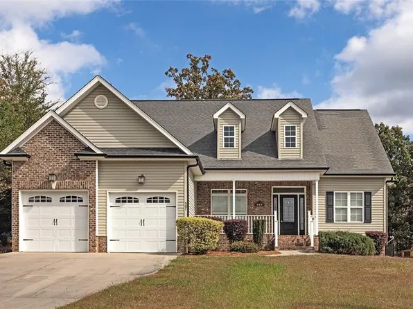 507 Woods Dr, Randleman, NC 27317