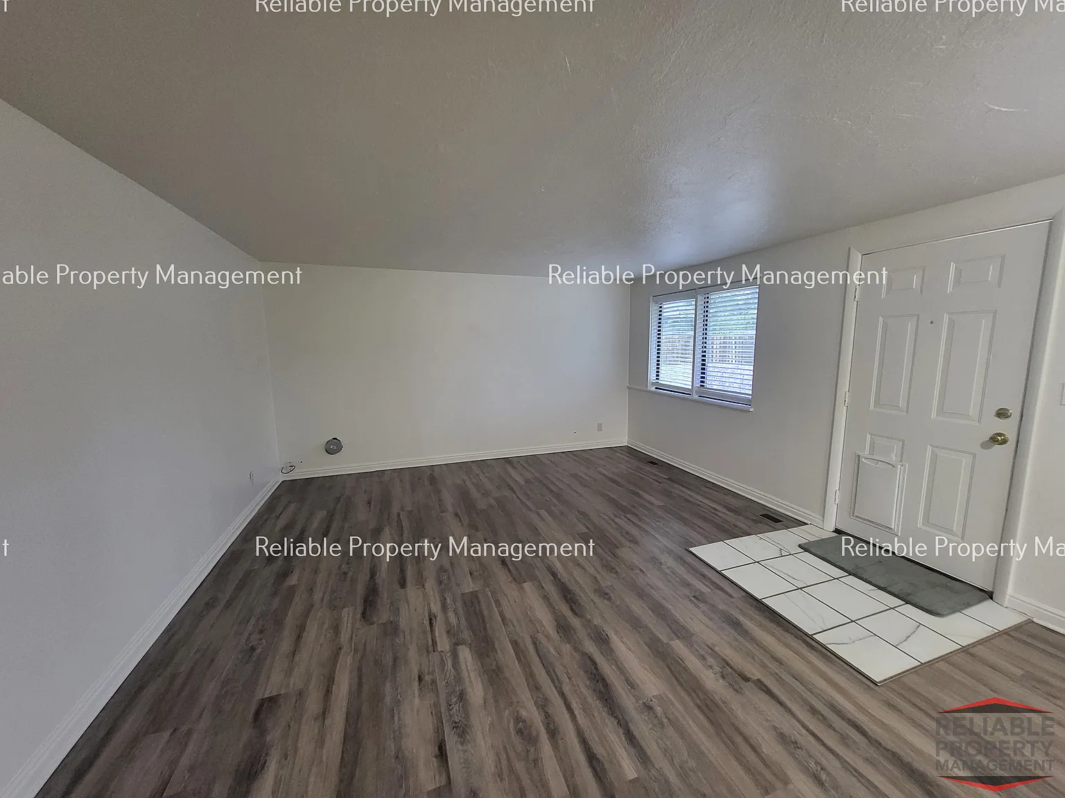 2 bed, 832 sqft, $1,020 — Photo 3