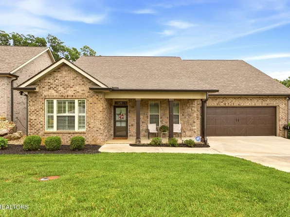 1683 Mountain Dr, Lenoir City, TN 37772