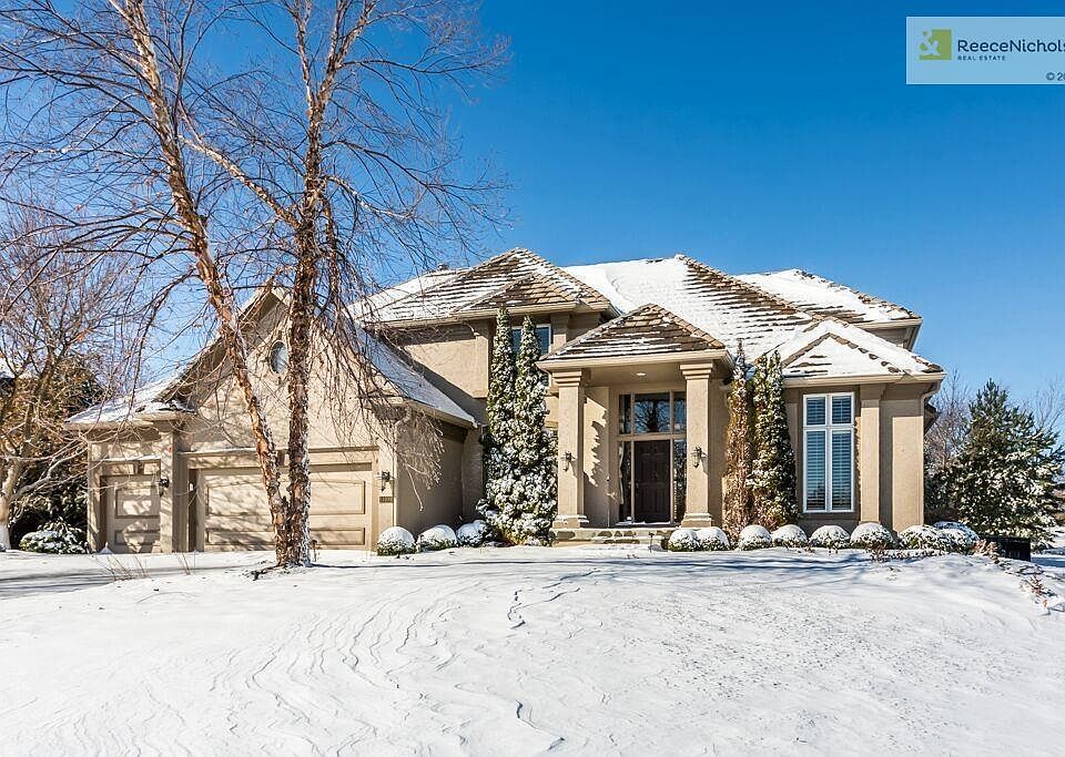 Gorgeous Custom Built 1.5 story