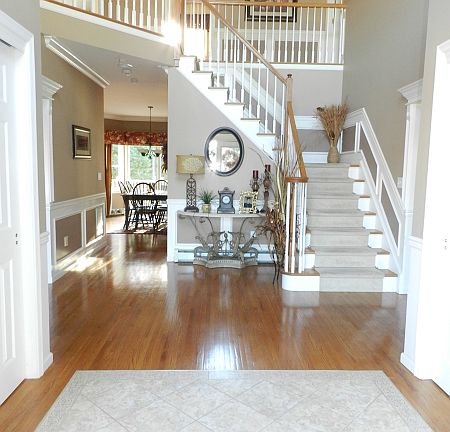 3rd image of 121 Seasons Glen Dr