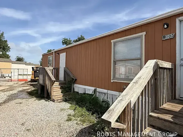 115 W Loudon Ave #M105 — Photo 1