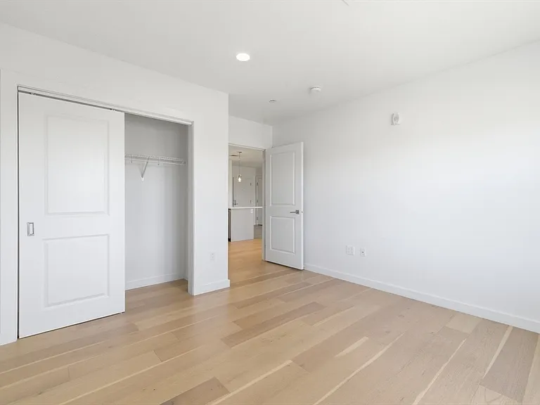 16 Boardman St #202 — Photo 4
