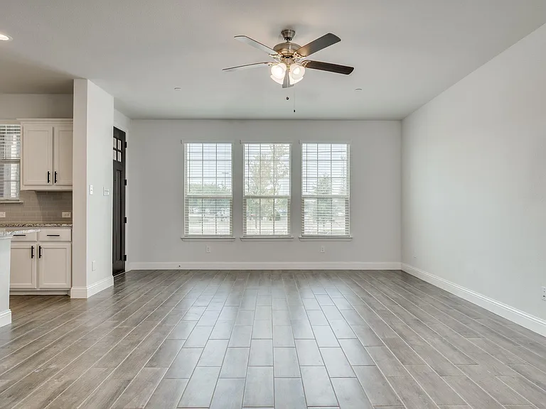 6805 Andrew Dr — Photo 32