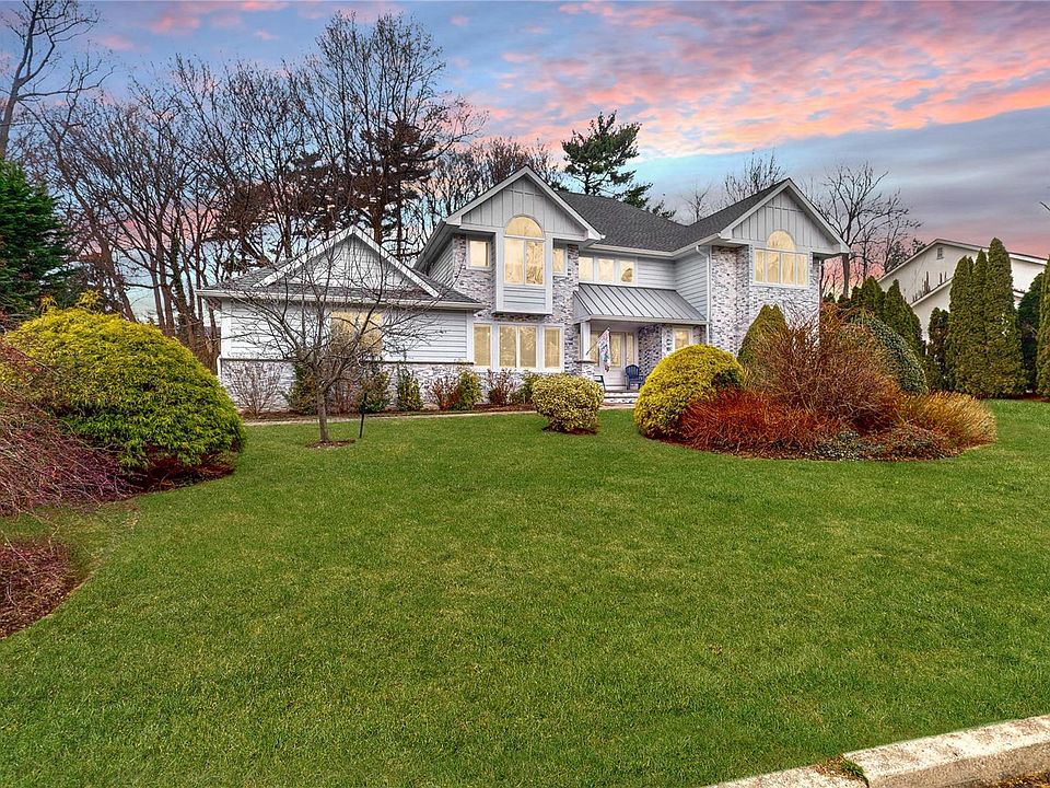 1st image of 10 Carlyle Drive