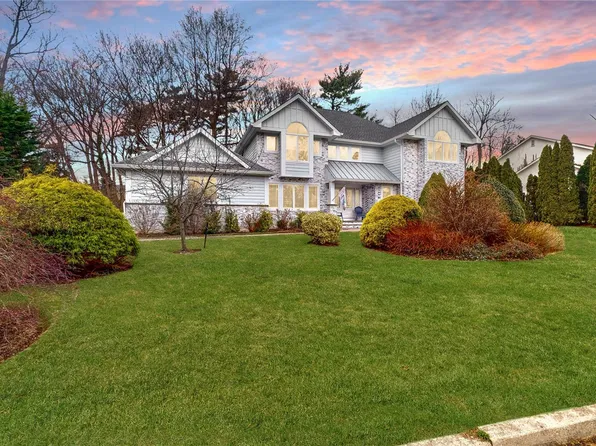 10 Carlyle Drive, Glen Cove, NY 11542