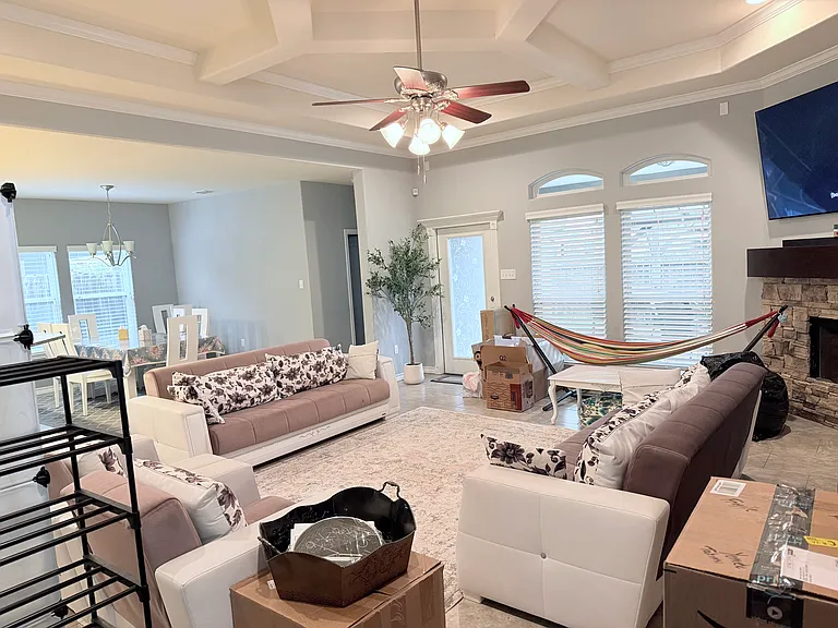 6801 Truxton Dr — Photo 3