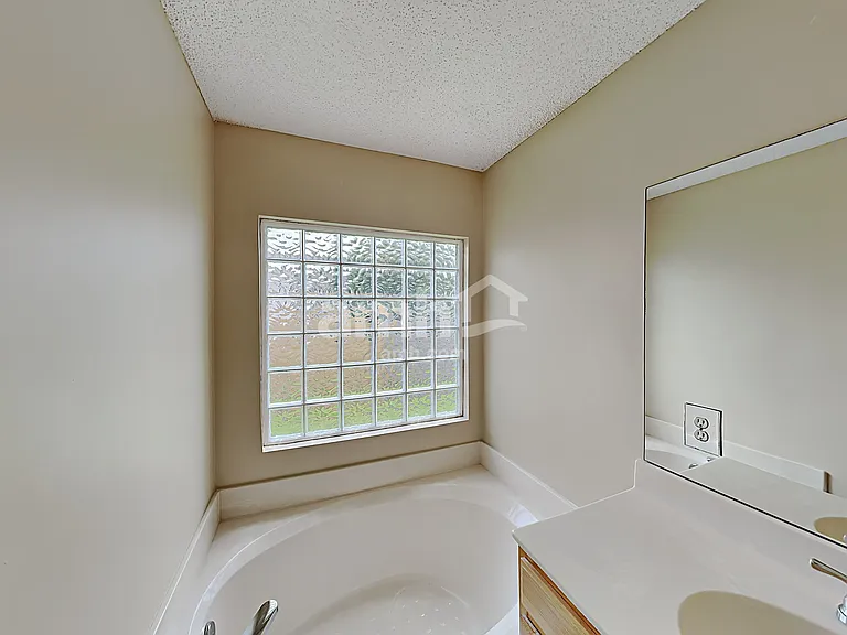 6076 Scenic Meadow Ln — Photo 13
