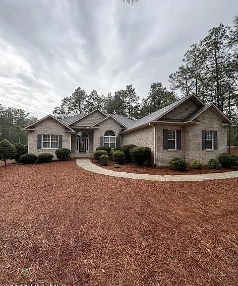 1150 Linden Rd — Photo 1