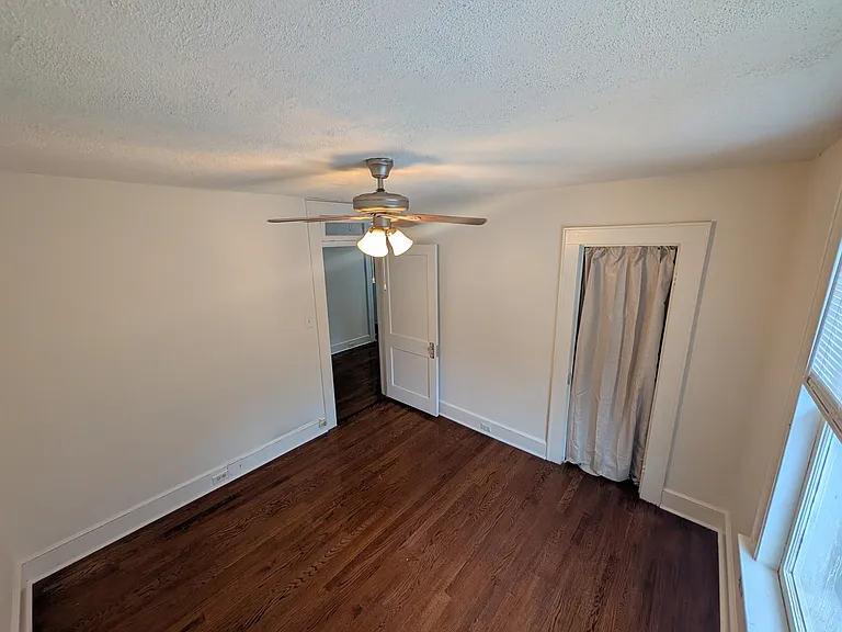 1215 Clarendon St — Photo 14