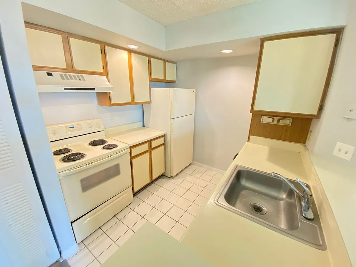 Building Photo - 5701 Gatlin Ave #116