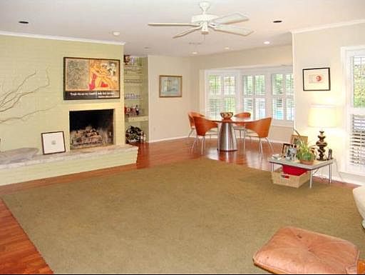 2nd image of 111 OAK GLEN