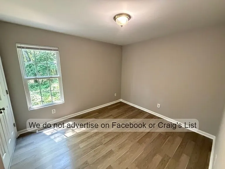 6126 Lonestar Rd — Photo 8