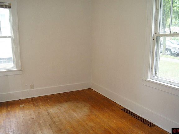 4th image of 518 S Franklin St