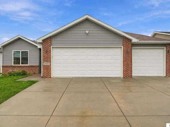 9009 Blacksmith Rd, Lincoln, NE 68507