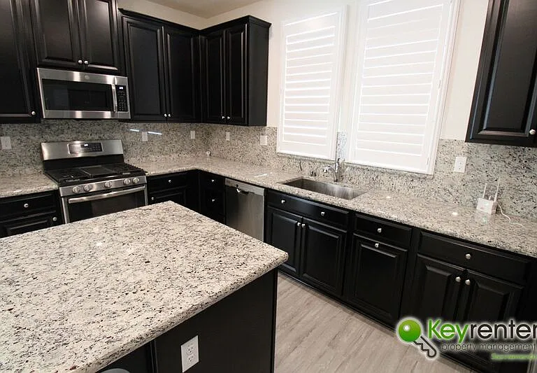 1061 Chapelhill Ln — Photo 8