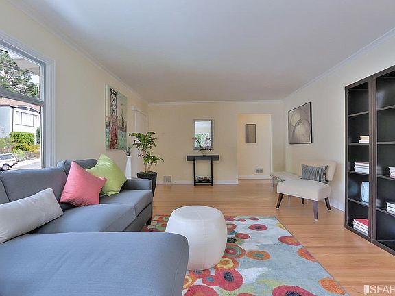 2nd image of 979 Teresita Blvd