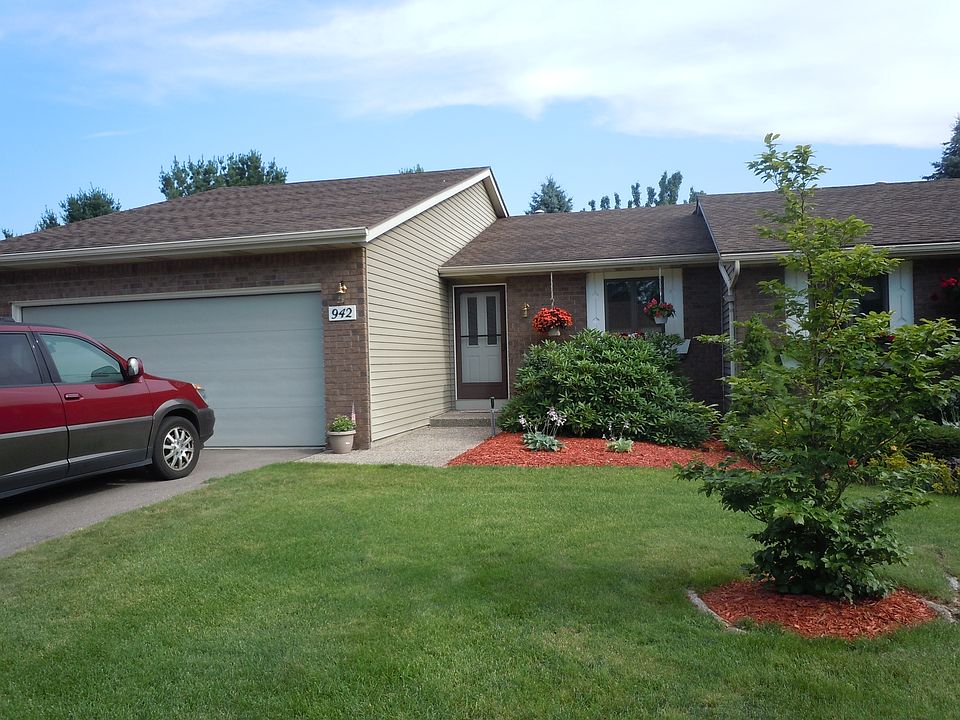 1st image of 942 Laketown Dr