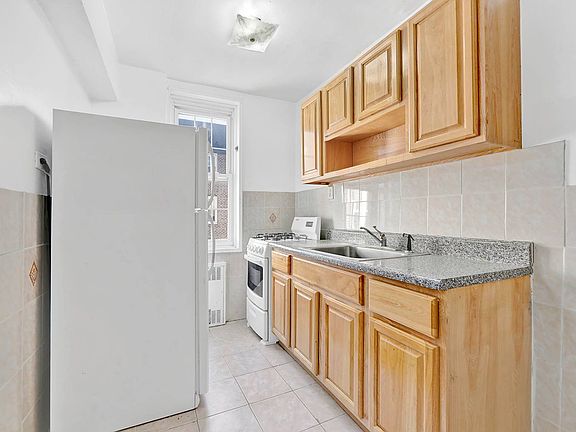 4th image of 2239 Troy Ave Floor 5N-5
