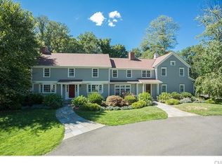 58 Hollydale Rd, Fairfield, CT 06824