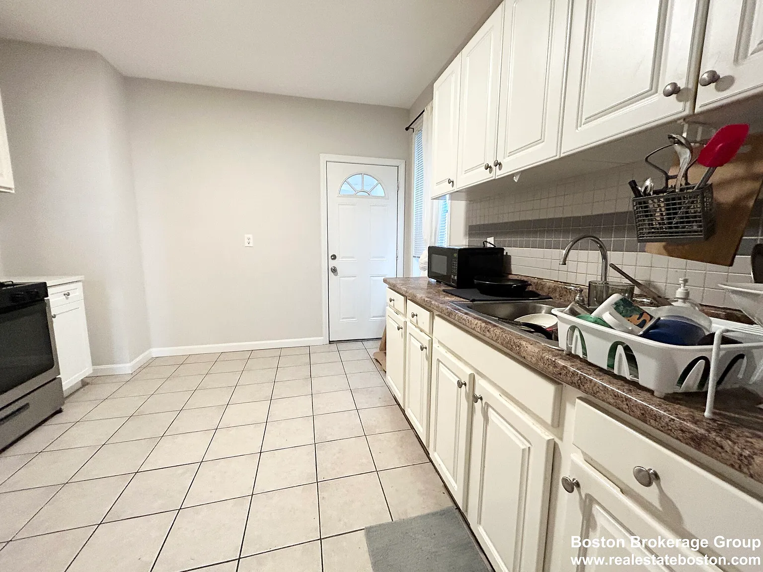 4 bed, 1.0 bath, $3,000 — Photo 2