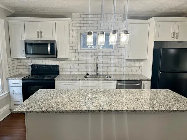 4 bed, 1800 sqft, $2,050 — Photo 2