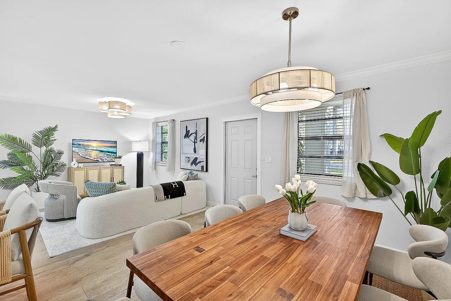 5 bed, 1820 sqft, $7,822 — Photo 1