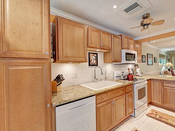 5th image of 1011 Flame Vine Ave APT 102