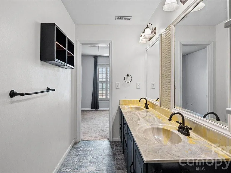 125 Forest Ridge Rd — Photo 26