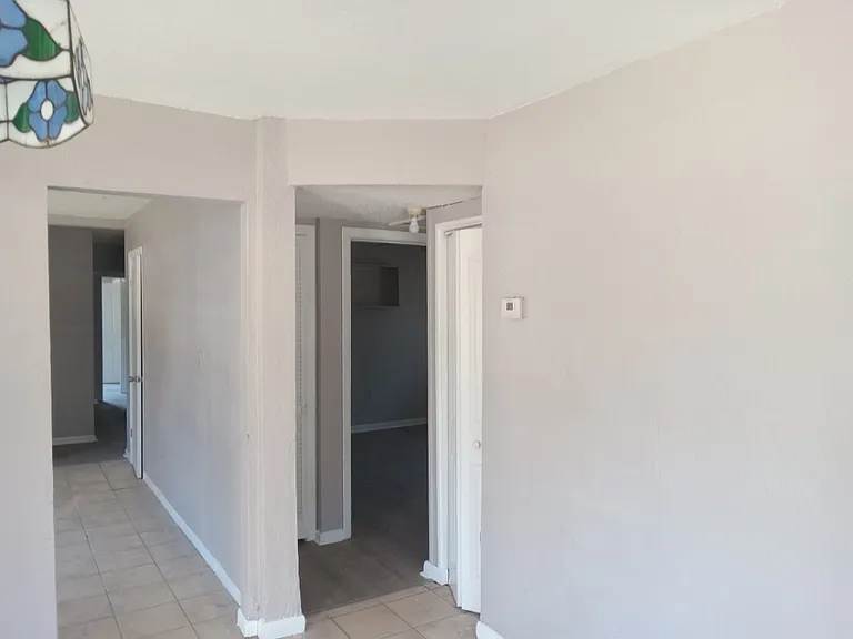 3020 Barnett St — Photo 5