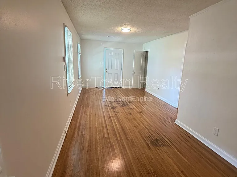 4550 Quince Rd — Photo 12