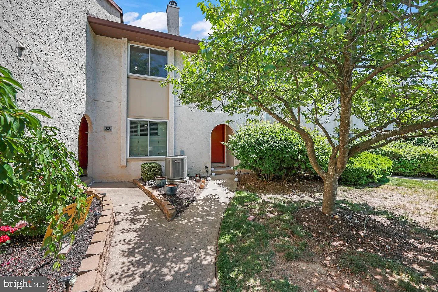 3 bed, 2.5 bath, 1950 sqft, $3,600 — Photo 1