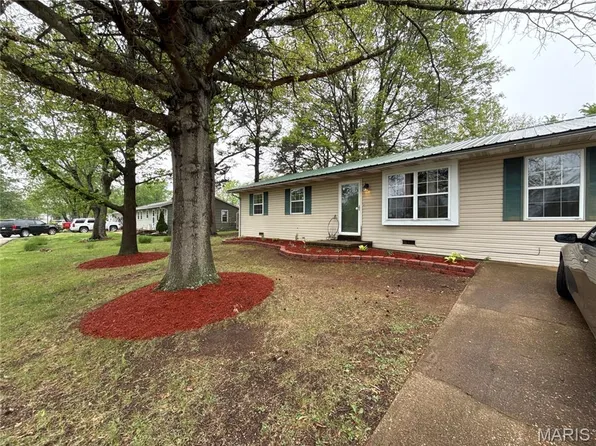1009 Louisiana St, Sullivan, MO 63080