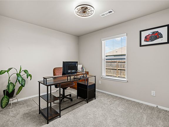 5th image of 2813 Bauer St
