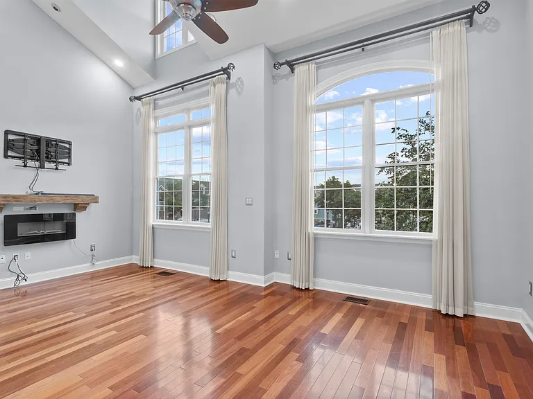 169 Price Ct — Photo 4