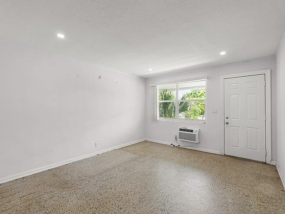3rd image of 429 Lytle Street