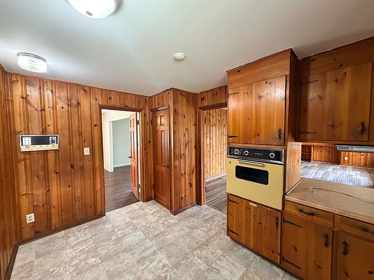 1002 W Alden Ave — Photo 20