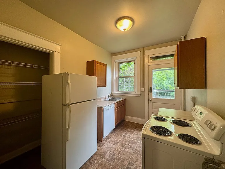 265 W McMillan — Photo 18