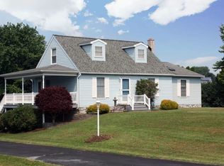 688 Churchtown Rd, Honey Brook, PA 19344