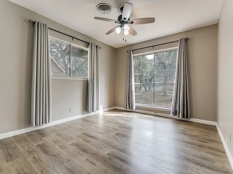 3551 Red Oak Ln — Photo 7