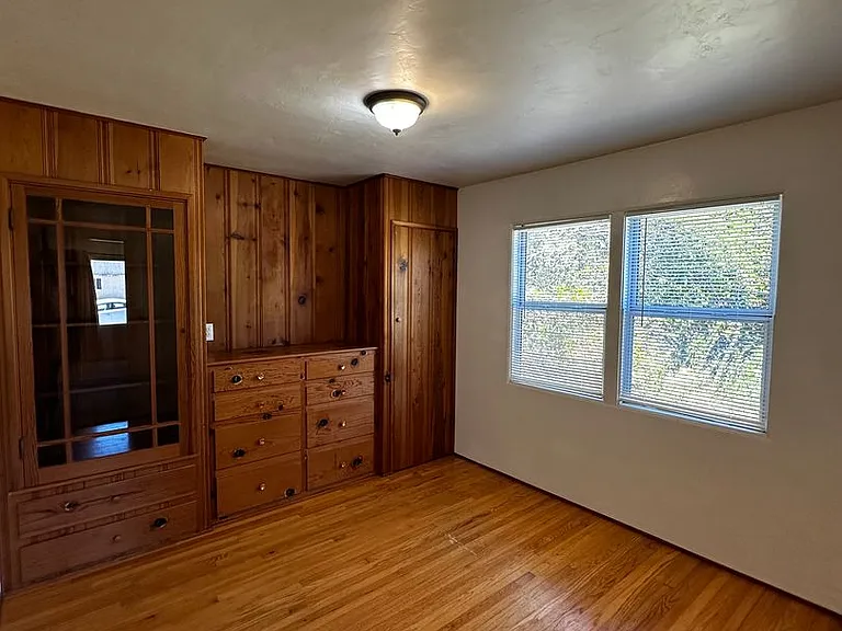707 W Cypress Ave — Photo 10