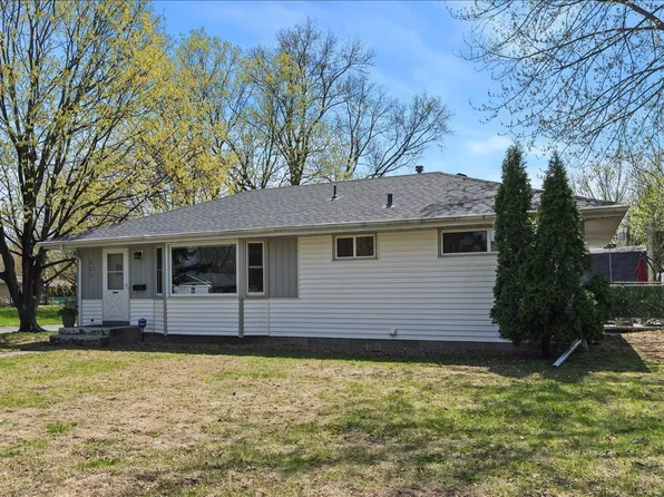 221 E 94th St, Bloomington, MN 55420